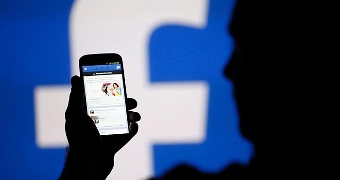 Facebook unlocks public sharing